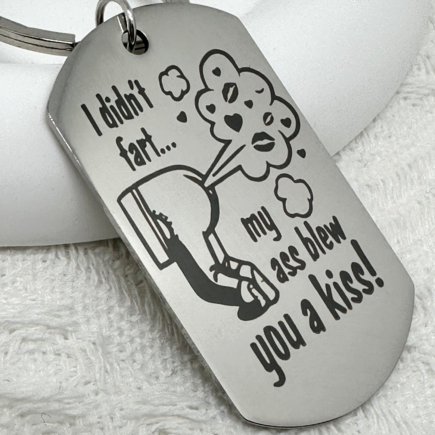 Stainless Steel "I Didn't Fart" Keychain - The Perfect Prank Gift For Friends, Classmates And Colleagues